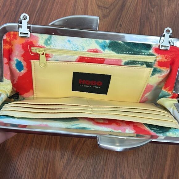 HOBO Genuine leather yellow wristlet wallet - Picture 3 of 6
